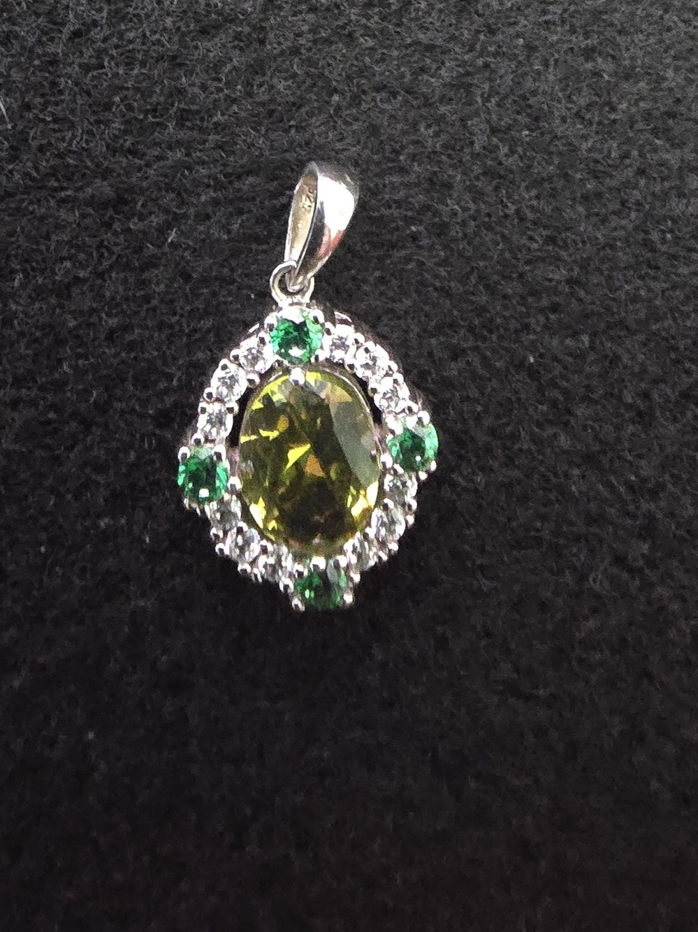 Emerald Green Oval Pendant Necklace - Women's Jewelry